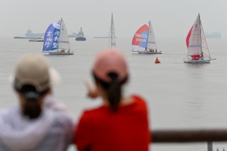魔都眼｜邮轮港国际帆船赛启动，120名中外选手展开角逐