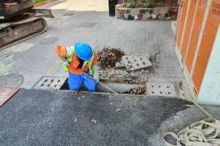 爬坡难下坡险，居民出行难题如何解？